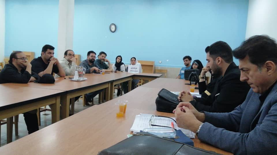 هنر مرزی ندارد و هنرمندان می‌توانند در مسائل فرهنگی جامعه موثر باشند