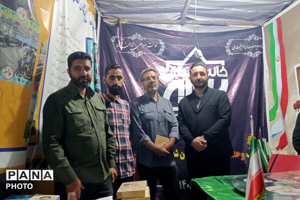 از فروش کتاب تا بیعت با رهبری؛ روایت موکب خانه نخبگان شهرستان دماوند در تجمعات شبانه رودهن