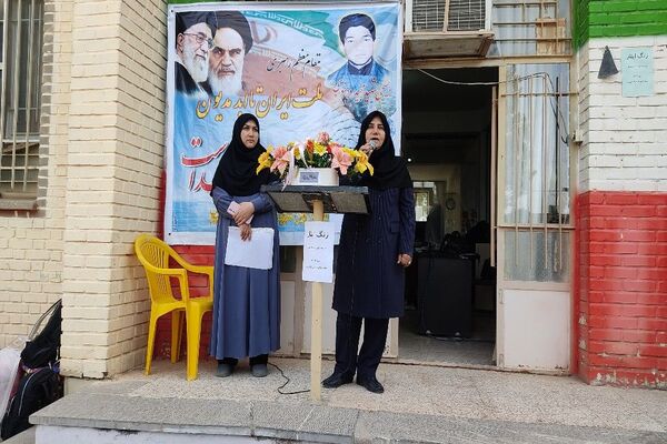 آغاز سال تحصیلی جدید و گرامیداشت هفته دفاع مقدس در دبیرستان شهید مجید دهنوی نیشابور