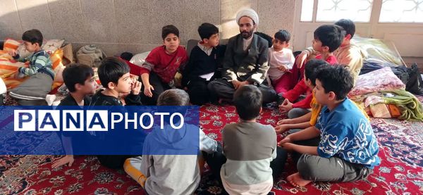  حس و حال معنوی دانش آموزان شرکت کننده در اعتکاف دانش آموزی مسجد مصلی طوقچی اصفهان