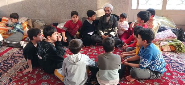  حس و حال معنوی دانش آموزان شرکت کننده در اعتکاف دانش آموزی مسجد مصلی طوقچی اصفهان
