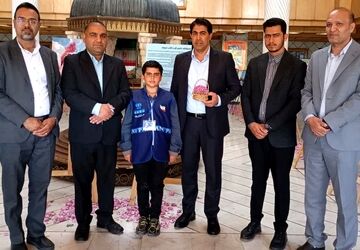 نمایشگاه عکس گل و گلاب میمند