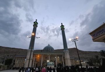 تعویض پرچم امامزاده میرعلی بن حسین(ع) لارستان 