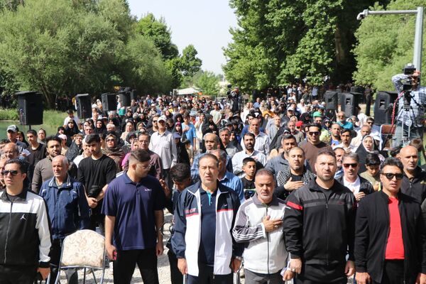 پیاده روی بزرگ خانوادگی در کرمانشاه 