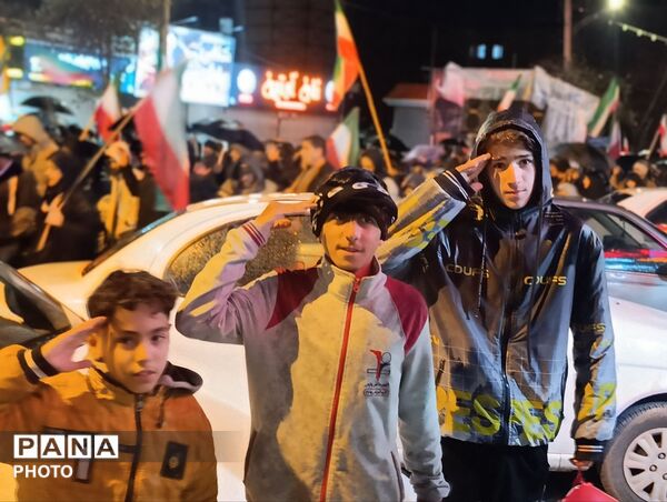 سرما در برابر آتش عشق دلها به رهبر چیزی نبود