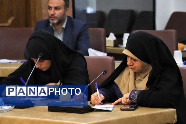 آیین رونمایی از پوستر گرامیداشت روز ملی صنعت و معدن