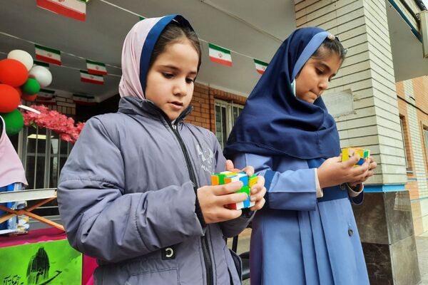  جشن نیمه شعبان در مدرسه مهرآیین ناحیه دو بهارستان