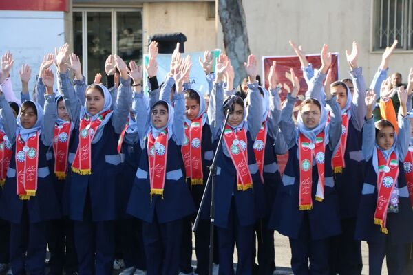 خروش دانش‌آموزان گرگانی در روز حماسه و بصیرت