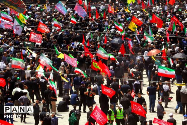 وداع با پیکر مطهر امام شهید در مصلای تهران