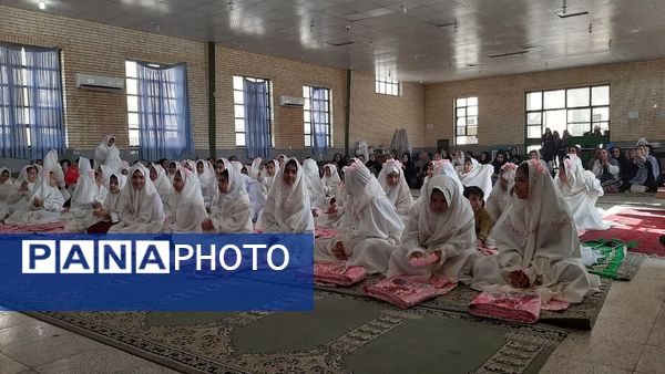 طلیعه بندگی «جشن تکلیف» دختران آموزشگاه نوریه جیرفت
