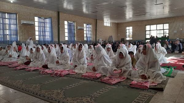 طلیعه بندگی «جشن تکلیف» دختران آموزشگاه نوریه جیرفت