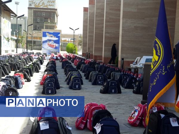 رزمایش توزیع ۵۵ هزار سبد تحصیلی در استان خراسان رضوی 