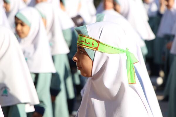مراسم صبحگاه مهدوی در مدرسه شاهد نیک‌اندیشان