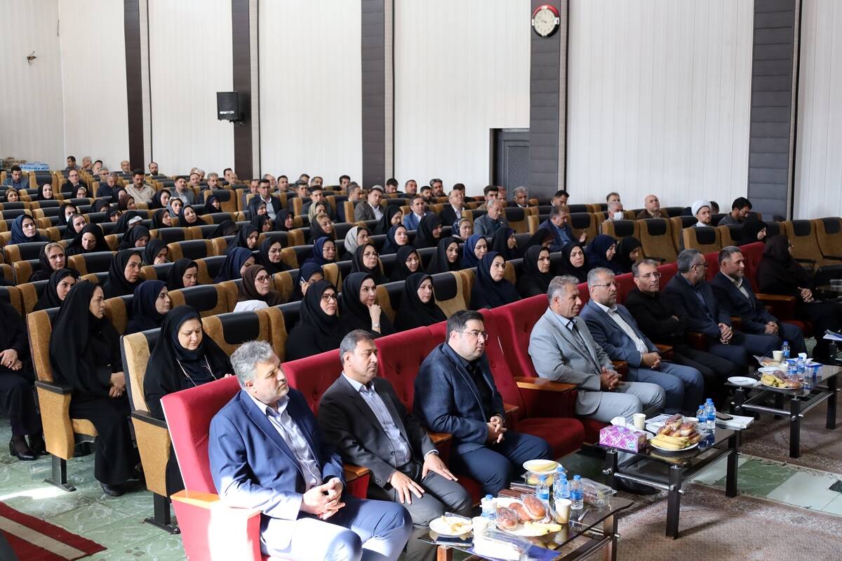 مراسم هفته پیوند اولیا و‌ مربیان در آذربایجان غربی