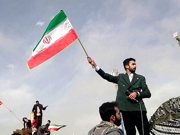 مشهد الرضا شاهد غوغا مردم در راهپیمایی ۲۲ بهمن شد