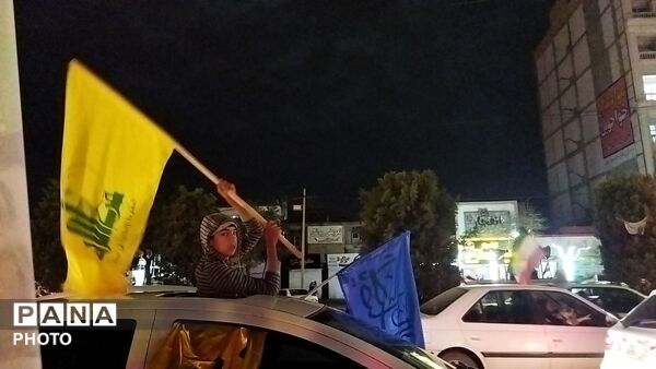 رژه ماشینی عاشقان وطن با خودرو های خود در بلوار فضل نیشابور 