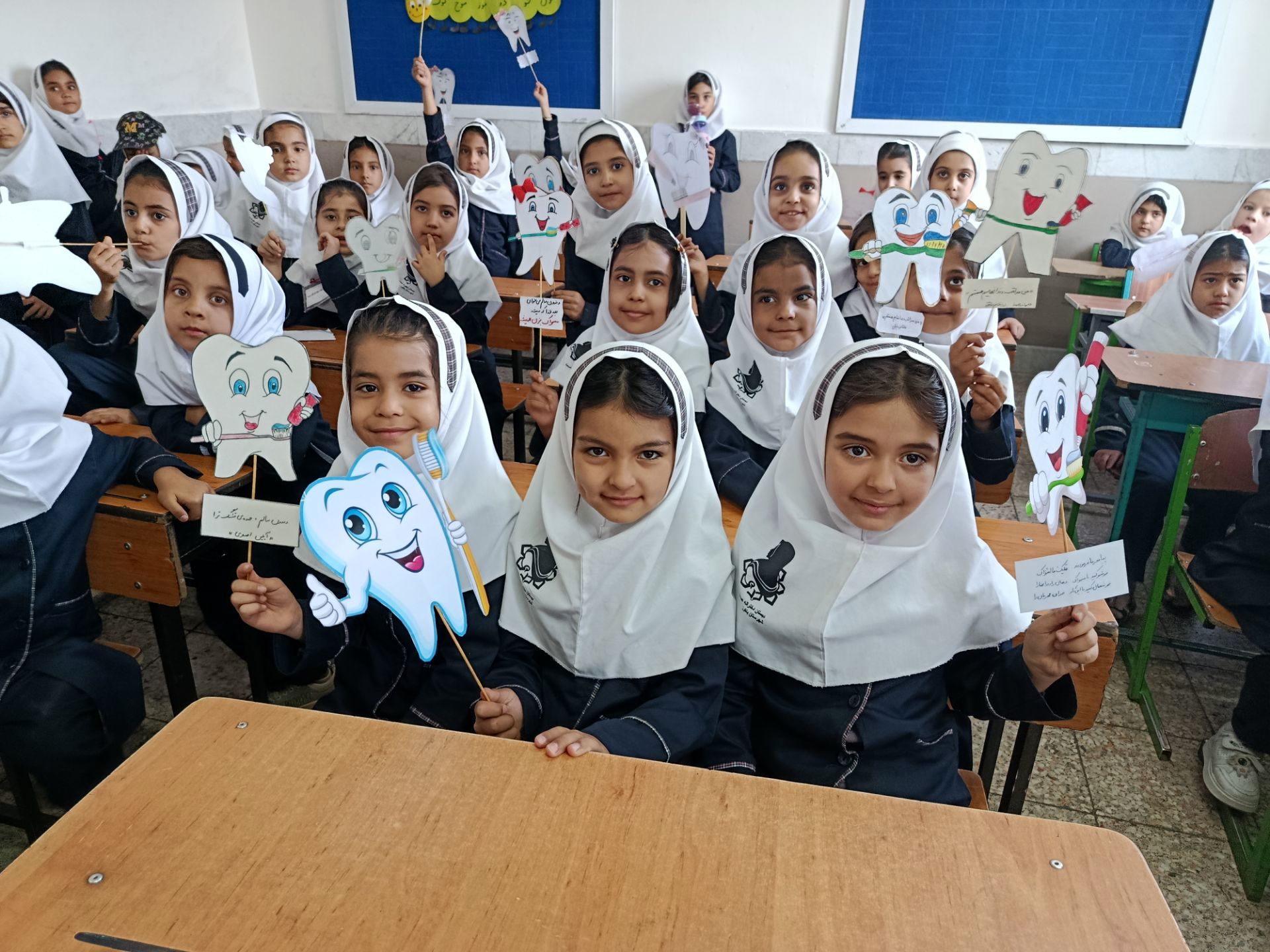 جشن دندان شماره شش و پویش دو دو تا یادت نره در دبستان عصمت باخرز