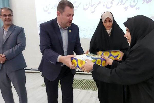 مراسم تجلیل از معاونین پرورشی، مربیان تربیتی و مشاورین مدارس منطقه کهریزک 