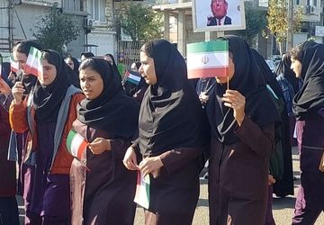 13 آبان متحد و استوار در مقابل استکبار