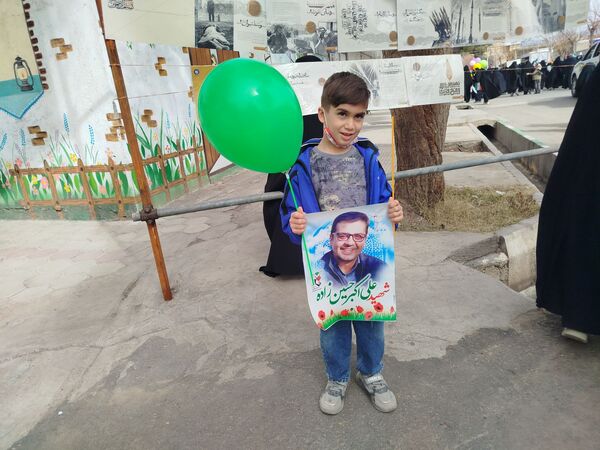 حضور پر شور کودکان و نوجوانان خلیل آبادی در راهپیمایی ۲۲ بهمن