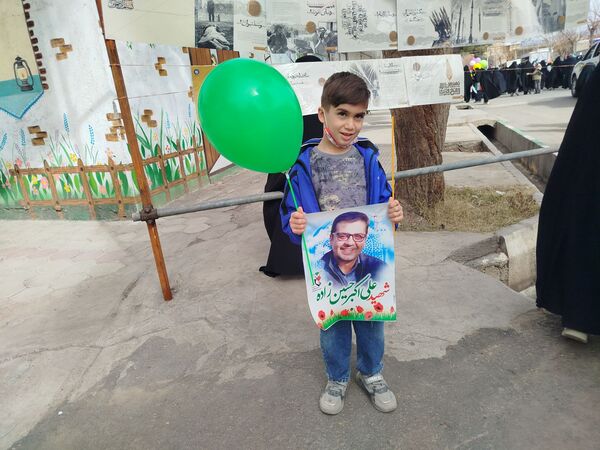 حضور پر شور کودکان و نوجوانان خلیل آبادی در راهپیمایی ۲۲ بهمن