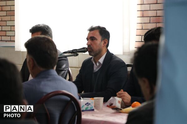 همایش مدیران کانون‌های فرهنگی‌تربیتی و اردوگاه‌های لرستان به میزبانی شهرستان دورود 