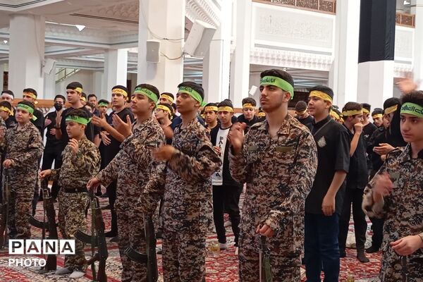 نوجوانان عاشورایی در حرم شاهچراغ(ع) - 2