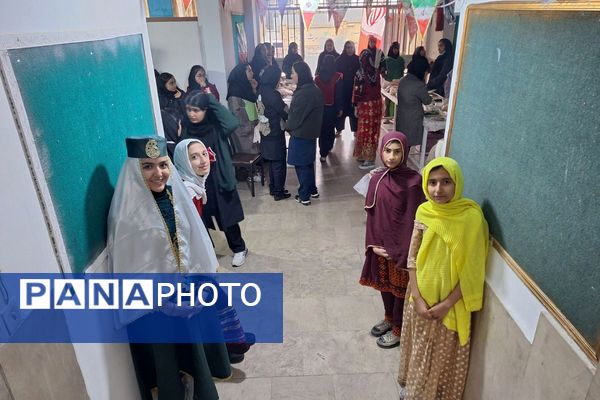  آیین افتتاح جشنواره ماها و ایران‌مون در دبیرستان خدیجه کبری پردیس 