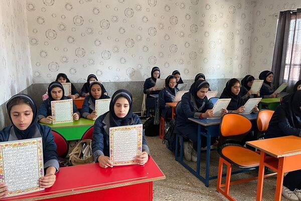 محفل انس با قرآن کریم به یاد شهید سیدحسن نصرالله در مدارس شهرستان اسلامشهر