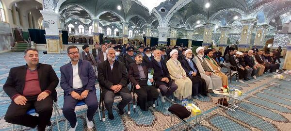 آیین غبارروبی ضریح مطهر حضرت علی‌بن‌امام‌محمدباقر(ع) 