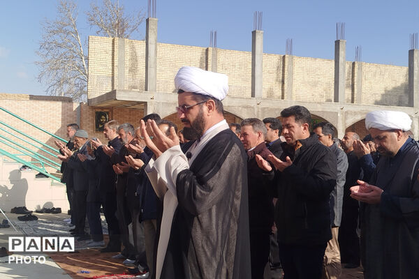 نماز عید فطر در مصلای شهر بهمن