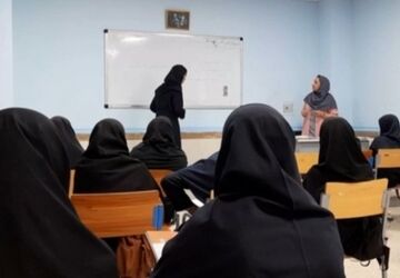 مدارس حاجی آباد دایر هستند