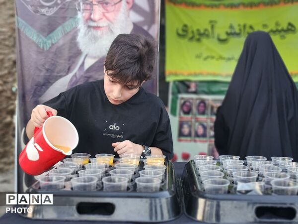 موکب سازمان دانش‌آموزی حاجی‌آباد؛ میعادگاهِ خدمت به جاماندگانِ اربعین