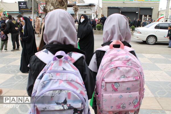 سنگ تمام دانش آموزان گالیکش در راهپیمایی روز قدس