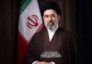 باید حضور موثر در صحنه حفظ شود/ از انتقام خون شهیدان خصوصا شهدای مدرسه میناب صرف‌نظر نخواهیم کرد