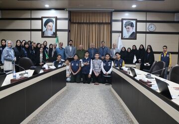 نشست هم‌اندیشی دانش‌آموز خبرنگاران پانا با معاون امنیتی و انتظامی استانداری خراسان رضوی 