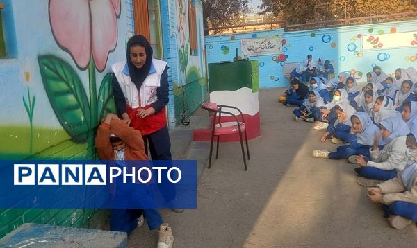 بیست و هفتمین دوره مانور زلزله در مدرسه بنت الهدی صدر ۲ 