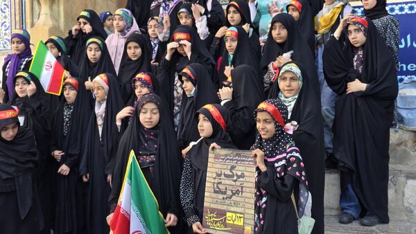 راهپیمایی باشکوه روز ۱۳ آبان در میدان امام خمینی(ره) اصفهان 