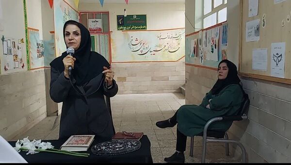مراسم گرامیداشت شهدای خدمت در مدارس شهرستان فیروزکوه