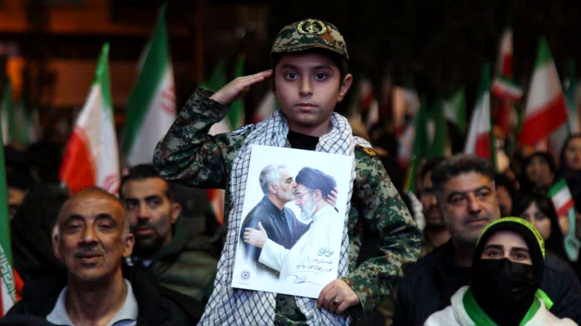 دهه نودی‌ها، ایثارگران گمنام و بال‌های پرواز ایران مقتدر هستند
