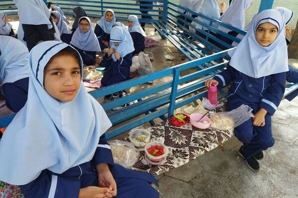 برگزاری جشن تخم‌مرغ‌های رنگی در دبستان قدر بهارستان دو
