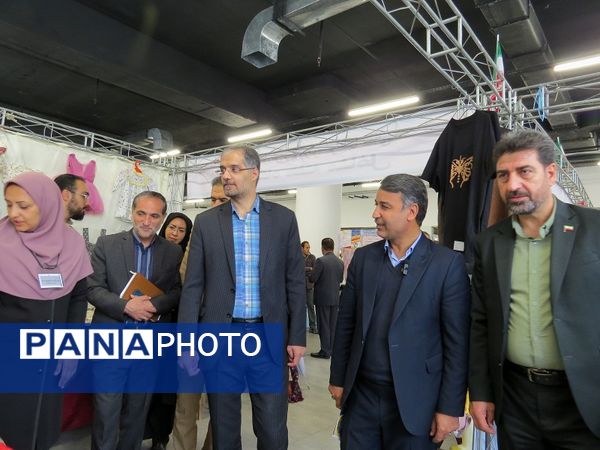 افتتاحیه نمایشگاه استانی به‌مناسبت هفته مشاغل در شهرستان بجنورد 