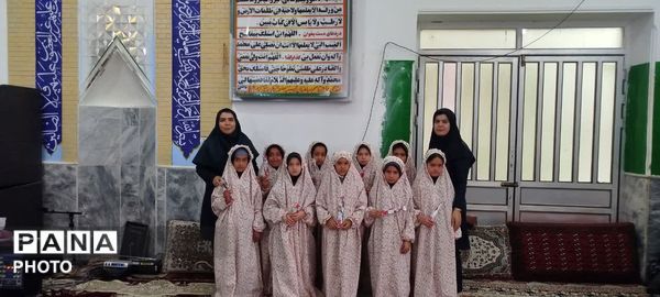  محفل انس با قرآن وضیافت افطاری در آموزشگاه شهید غلامپور زاوین