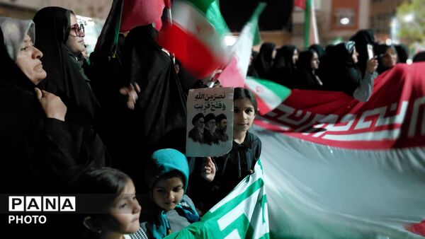 طنین «الله اکبر» در فتح‌آباد، آینه‌ی بیعت با رهبر شد