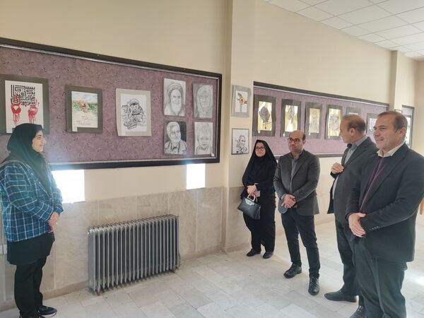 برپایی نمایشگاه گرافیک هنرآموزان هنرستان بصیرت