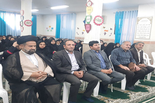 آیین آگاهی‌بخشی آسیب‌های اجتماعی در آموزشگاه شادروان ملوک زندی‌