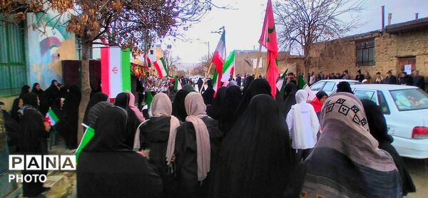 مراسم اربعین رهبر شهید و شهدای جنگ‌ رمضان در روستای توچغاز شهرستان ملایر