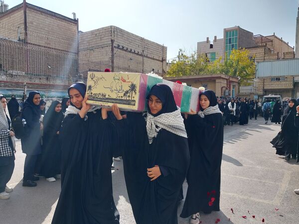 مراسم وداع با شهید گمنام در دبیرستان عصمت۲