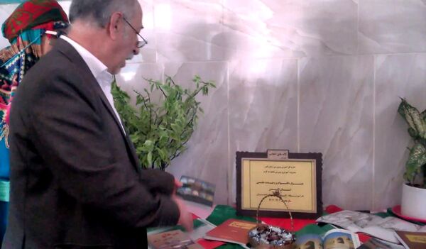 جشنواره البرزشناسی در مدرسه لاله‌های انقلاب