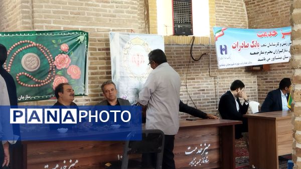 میز خدمت ادارات و بانک‌ها در نماز جمعه نیشابور